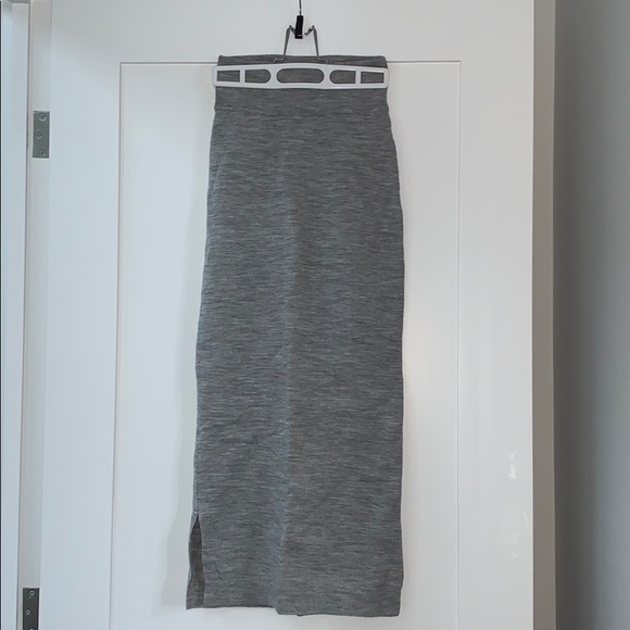 Aritzia Wilfred Grey Knit Skirt - Picture 1 of 5